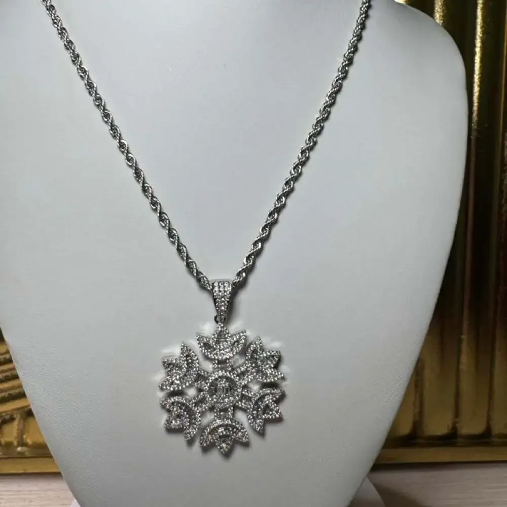 Silver Snowflake Pendant Necklace With 28 F 0
